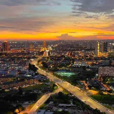 Cozy Aera Residence / Free Wi-Fi Netflix / Sunway Petaling Jaya Dış mekan fotoğraf