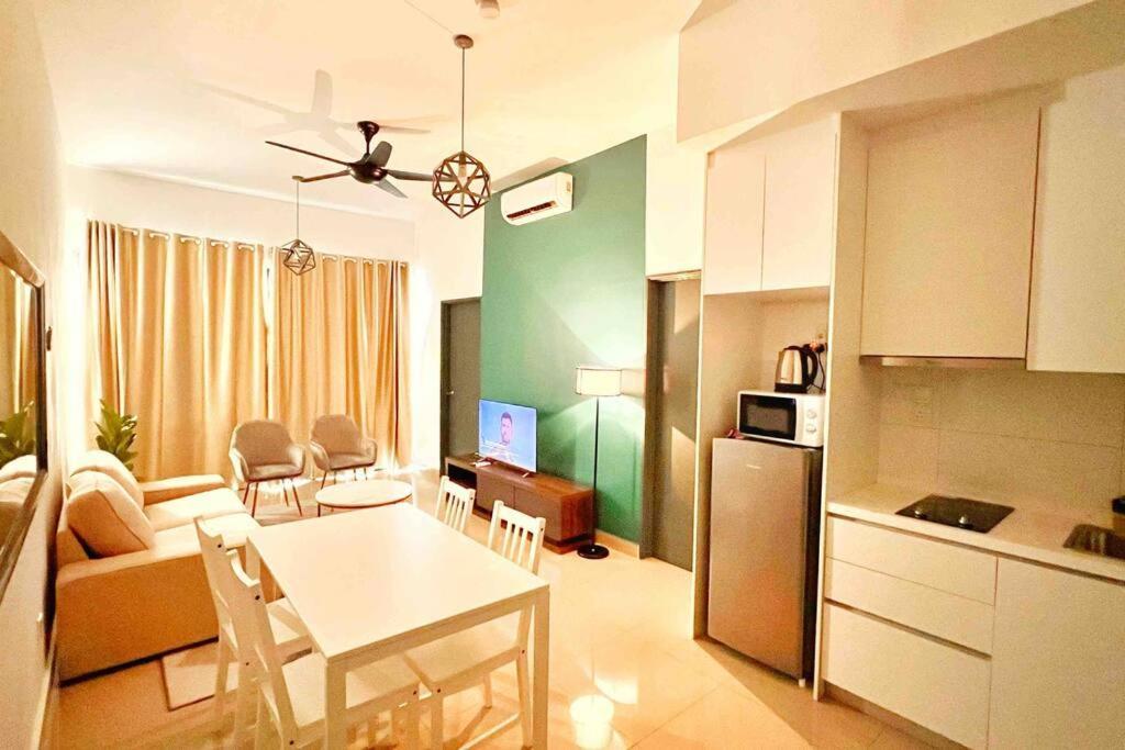 Cozy Aera Residence / Free Wi-Fi Netflix / Sunway Petaling Jaya Dış mekan fotoğraf